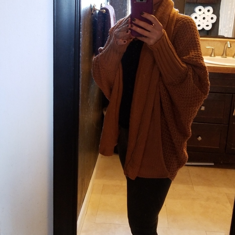 Cardigan - Picture 3 of 6